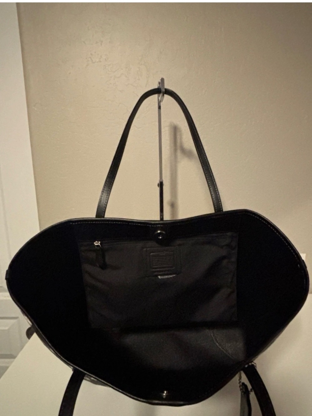 Coach City Tote Bag Black White Floral Print! NEW - Picture 6 of 7
